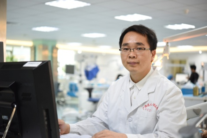 首届邕城无偿献血代言人丨龙金东:无偿献血20年,用热血托起生命之花 第 1 张 首届邕城无偿献血代言人丨龙金东:无偿献血20年,用热血托起生命之花 第 1 张