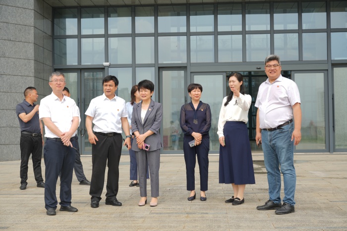 党建引领促发展 政医协同护齿健——杏吧视频
与五象新区规划建设管委会多个党支部开展党建联建活动 第 2 张